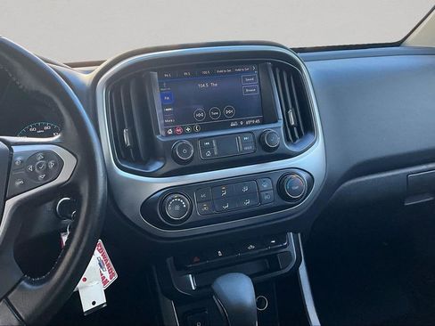 Used 2022 Chevrolet Colorado LT AWD/4WD image 11