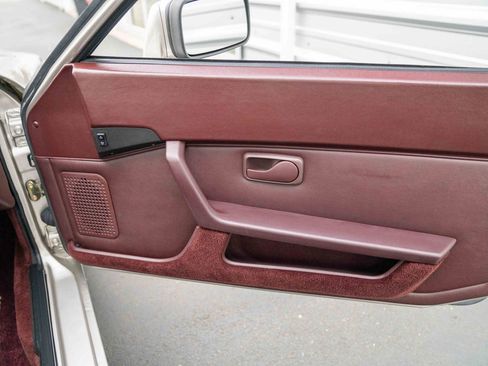 Used 1986 Porsche 944 Turbo image 34
