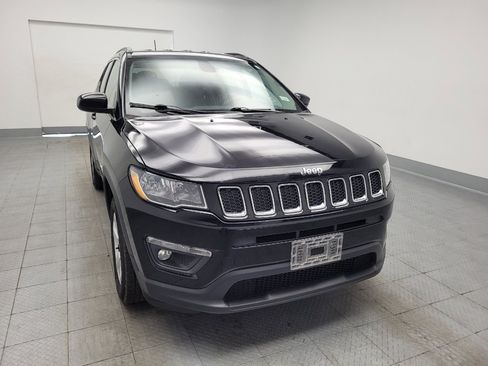 Used 2019 Jeep Compass Latitude w/ Cold Weather Group AWD/4WD image 14