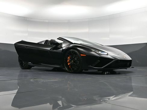 Used 2022 Lamborghini Huracan EVO RWD image 36