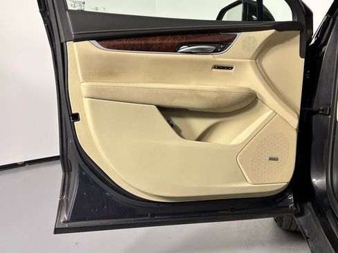 Used 2018 Cadillac XT5 Luxury w/ Driver Awareness Package image 33