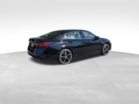 New 2025 Nissan Altima 2.5 SR w/ SR Premium Package image 4