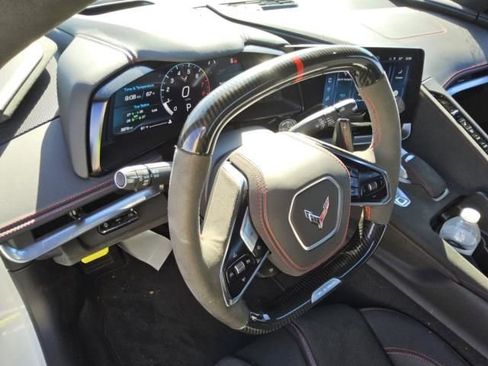 Used 2025 Chevrolet Corvette Z06 image 3