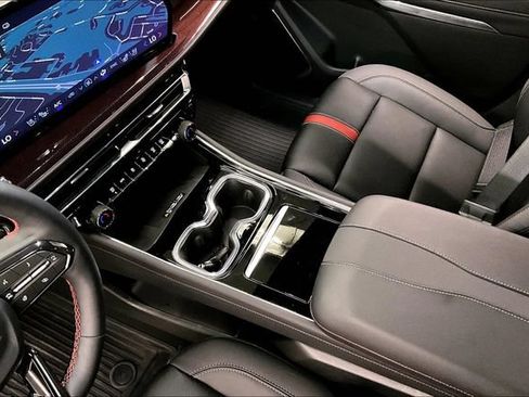Used 2025 Chevrolet Traverse RS w/ LPO, Floor Liner Package AWD/4WD image 17