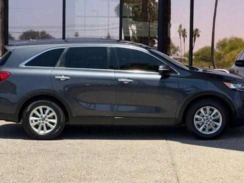 Used 2019 Kia Sorento FWD V6 image 19