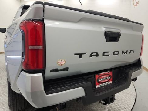 Certified 2026 Toyota Tacoma SR5 AWD/4WD image 20