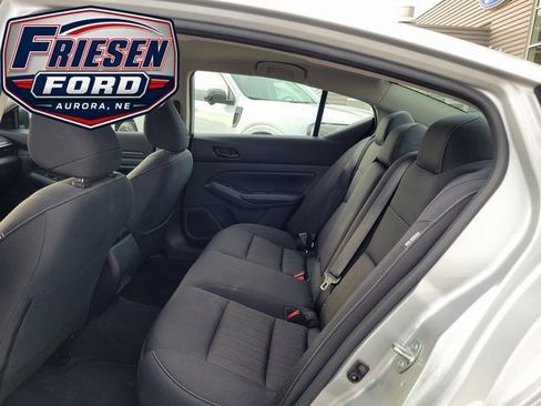 Used 2024 Nissan Altima 2.5 SV FWD image 23