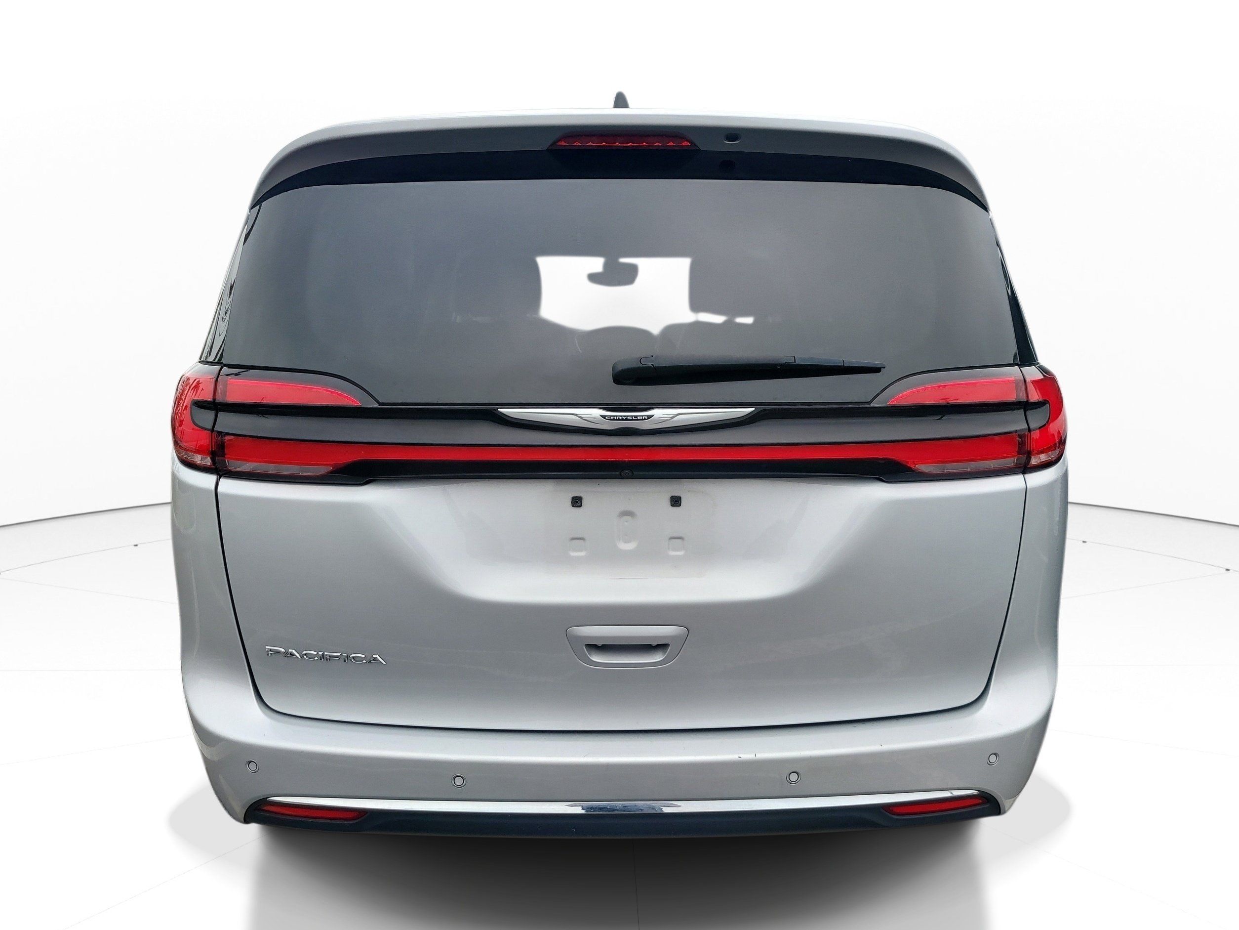 Used 2024 Chrysler Pacifica Touring-L FWD image 5