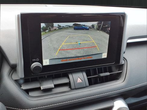 Used 2024 Toyota RAV4 XLE FWD image 19