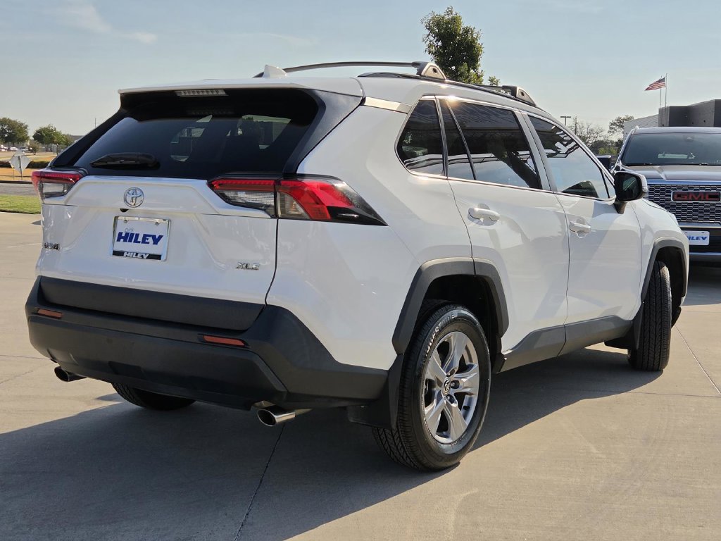 Used 2024 Toyota RAV4 XLE FWD image 4