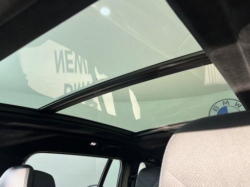 Certified 2024 BMW X7 xDrive40i w/ M Sport Package image 28