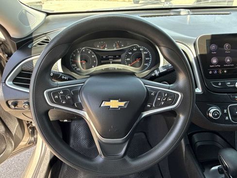 Used 2022 Chevrolet Malibu LS FWD image 19