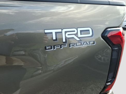 Used 2025 Toyota Tacoma TRD Off-Road AWD/4WD image 15