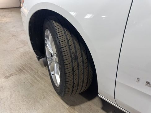 Used 2014 Chevrolet Impala LT w/ Premium Seating Package image 3