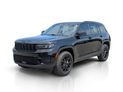 Used 2025 Jeep Grand Cherokee Altitude