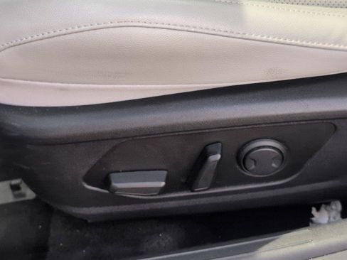 Used 2024 Hyundai Elantra Limited FWD image 19