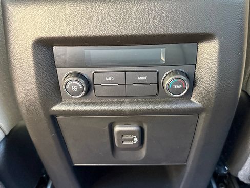 Used 2023 Chevrolet Traverse LS AWD/4WD image 19