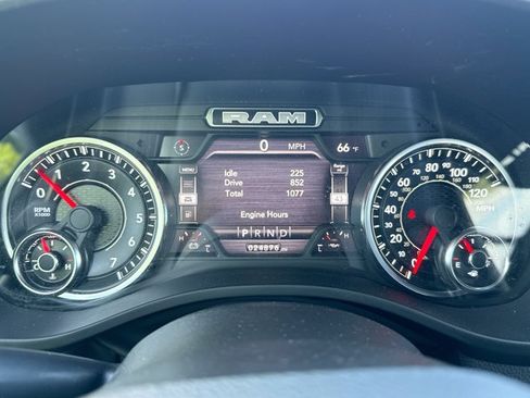 Used 2022 RAM 1500 Laramie AWD/4WD image 13