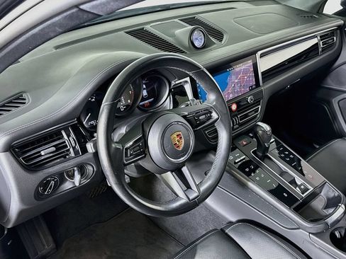 Certified 2023 Porsche Macan S AWD/4WD image 4