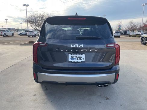 New 2025 Kia Telluride S image 6