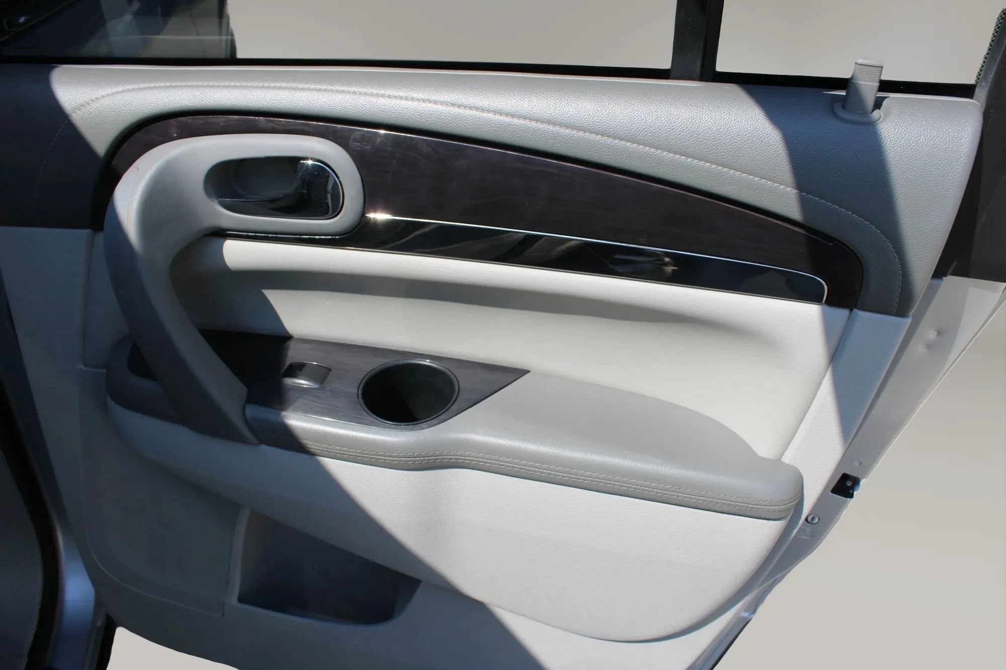 Used 2015 Buick Enclave Premium w/ Experience Buick Package FWD image 25