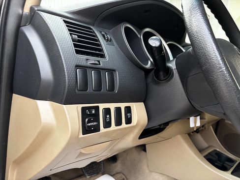 Used 2010 Toyota Tacoma PreRunner image 16