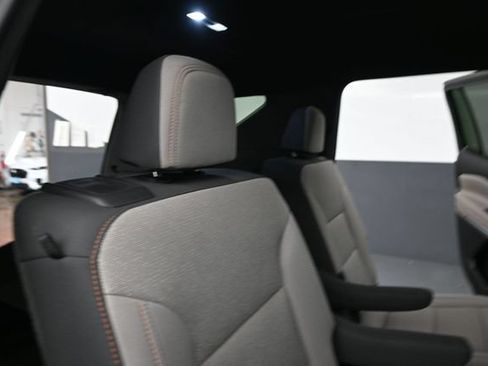 Used 2024 Chevrolet Traverse LT w/ Midnight/Sport Edition AWD/4WD image 24