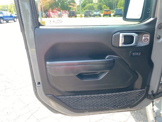 Used 2021 Jeep Wrangler Unlimited Rubicon w/ Uconnect 4C Nav & Sound Group AWD/4WD image 13