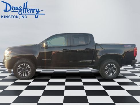 Used 2022 Chevrolet Colorado Z71 AWD/4WD image 2