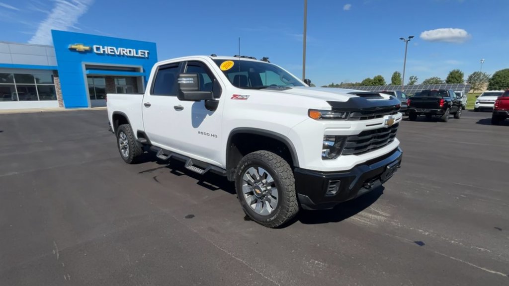 Used 2024 Chevrolet Silverado 2500 Custom w/ Custom Value Package AWD/4WD image 2