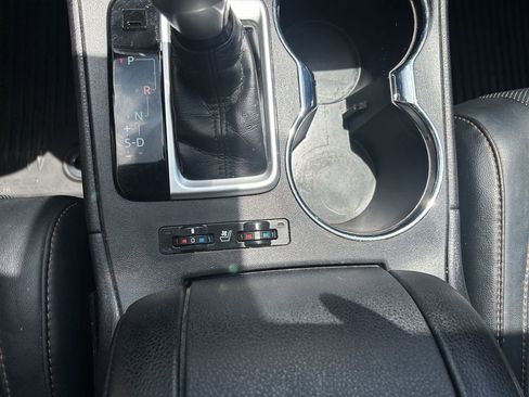 Used 2018 Toyota Highlander Limited FWD image 26