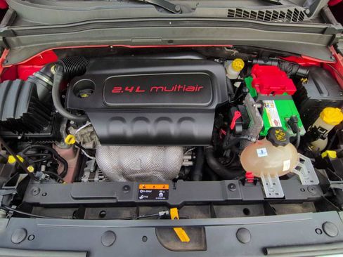 Used 2018 Jeep Renegade Latitude w/ UConnect 8.4 Nav Group image 15