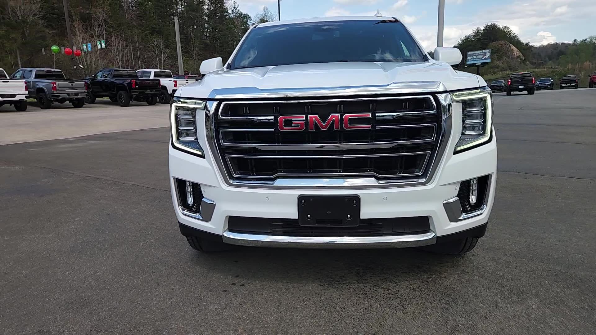 Used 2024 GMC Yukon SLT AWD/4WD image 7
