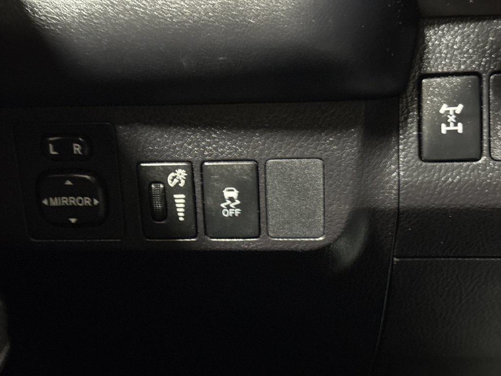 Used 2014 Toyota RAV4 XLE AWD/4WD image 18