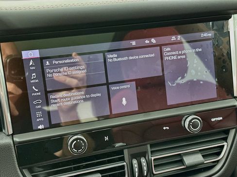 Certified 2026 Porsche Macan AWD/4WD image 15