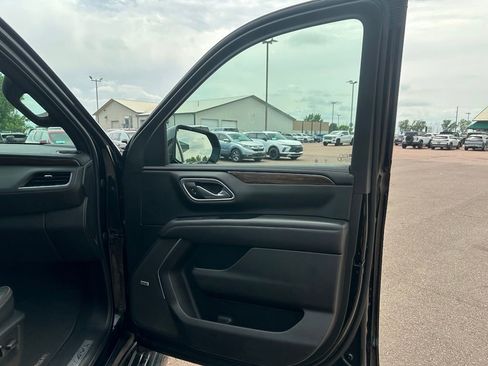 Used 2021 Chevrolet Tahoe High Country w/ Premium Package AWD/4WD image 31