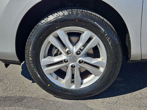 Used 2013 Nissan Rogue SV w/ Premium Pkg FWD image 9