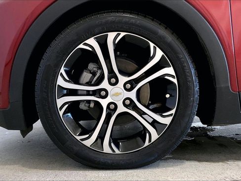 Used 2019 Chevrolet Bolt Premier w/ Infotainment Package image 8