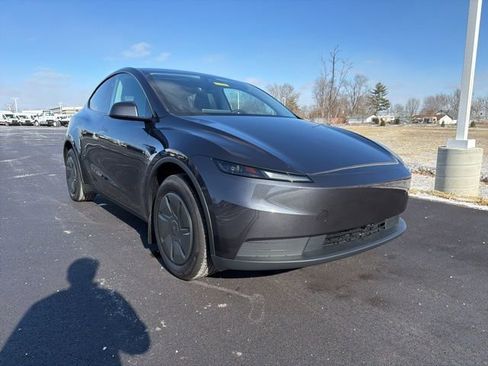 Used 2026 Tesla Model Y 2WD image 1