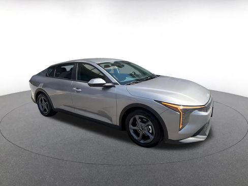 Used 2025 Kia K4 FWD image 2