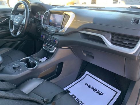 Used 2023 GMC Terrain SLT image 27