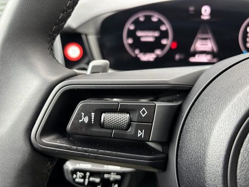 Certified 2025 Porsche Cayenne Coupe image 15