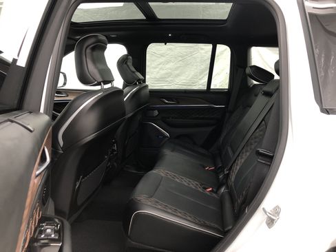 Certified 2025 Jeep Grand Cherokee Summit w/ Luxury Tech Group V image 12