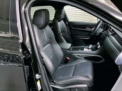 Used 2025 Jaguar F-PACE R-Dynamic S image 6