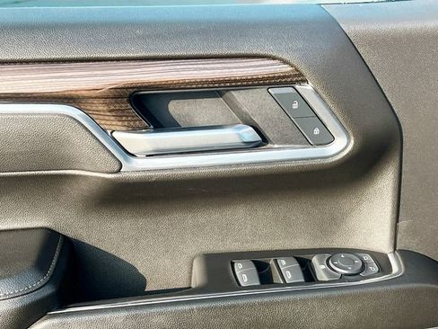 Used 2025 Chevrolet Silverado 1500 LT RWD image 18