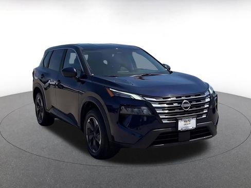 Used 2025 Nissan Rogue SV FWD image 2