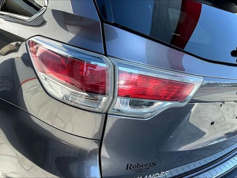 Used 2016 Toyota Highlander XLE image 23