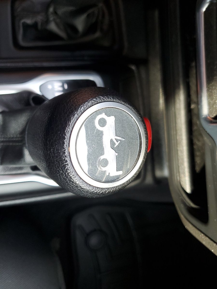 Used 2020 Jeep Wrangler Sport AWD/4WD image 32