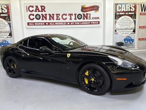 Used 2010 Ferrari California image 10