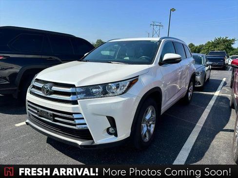 Certified 2019 Toyota Highlander Limited AWD/4WD image 1